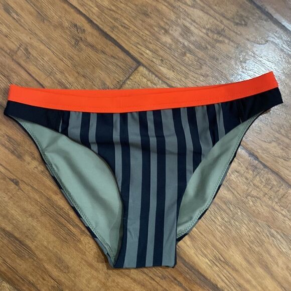 PE Nation
Back Paddle Cross-Back Striped Two-Piece Bikini NWT - Picture 5 of 9